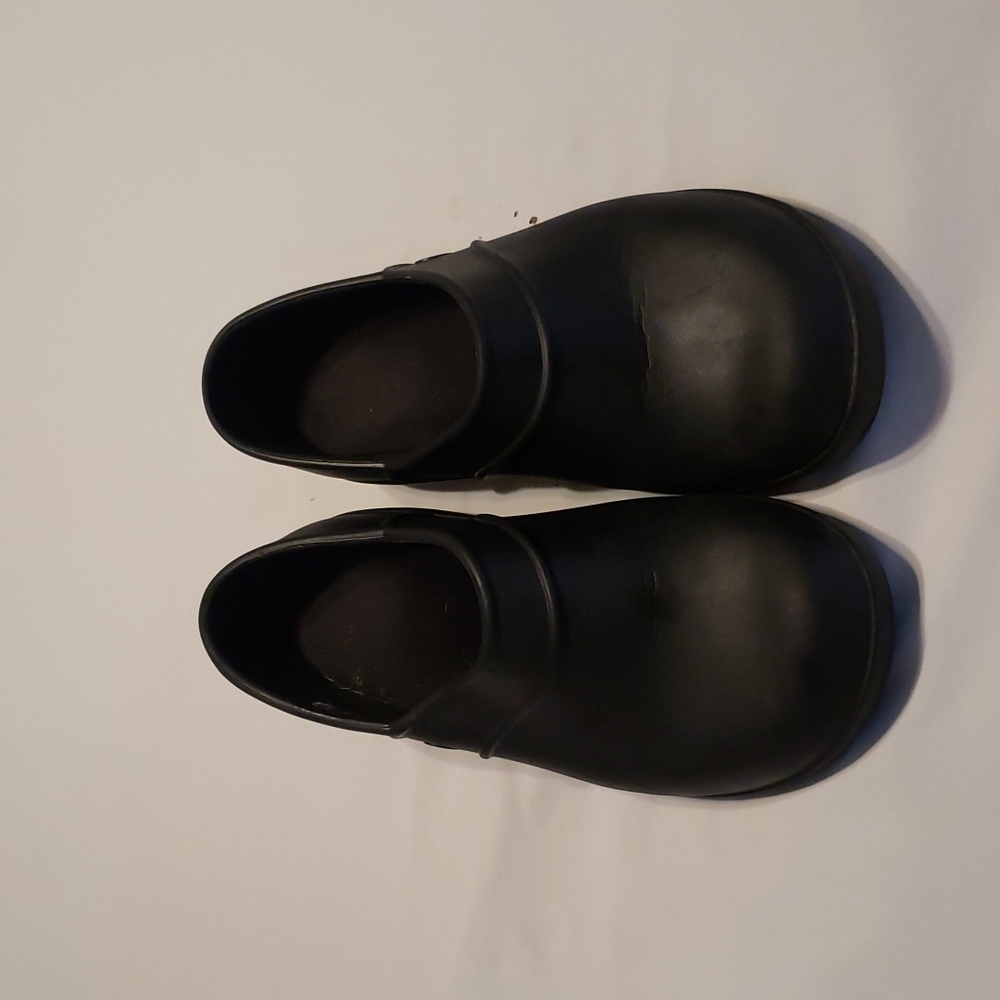 Croc Clogs - Picture 2 of 5